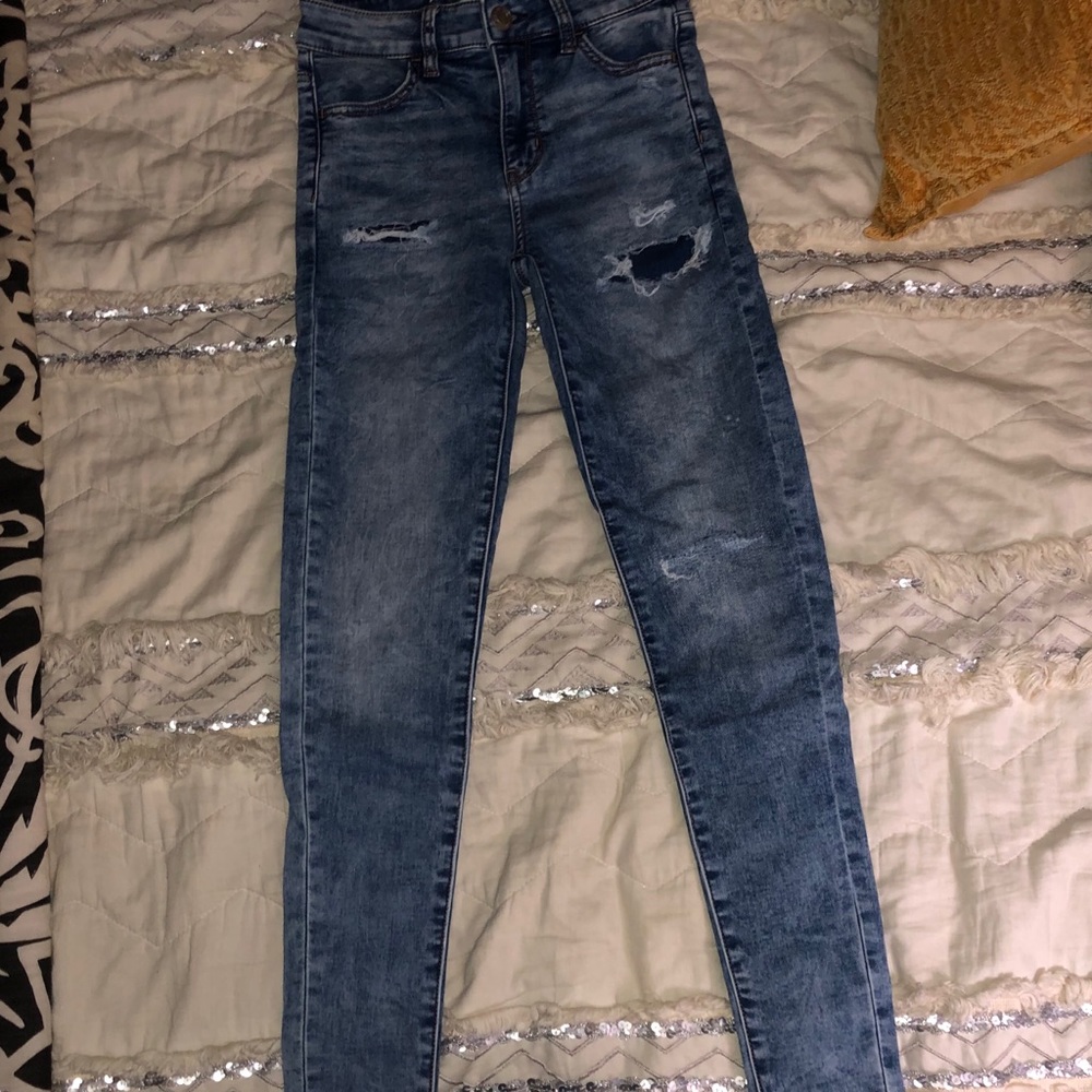 Medium wash AE jeans